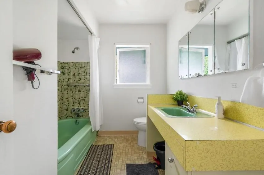 Spacious Bedroom House In Vancouver With Modern Amenities Guest house