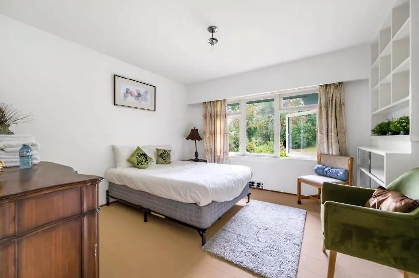 Spacious Bedroom House In Vancouver With Modern Amenities 0*,  Canada