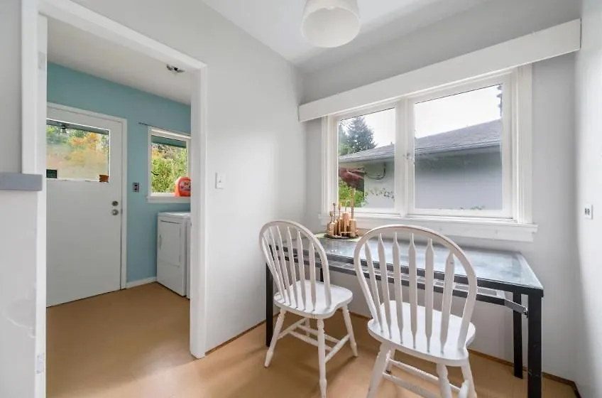 Spacious Bedroom House In Vancouver With Modern Amenities Guest house